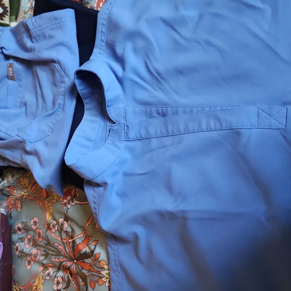 Scrub top